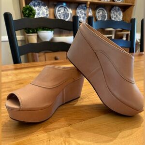Chocolate Blu Wind Platform Wedge size 7.5 Never Worn